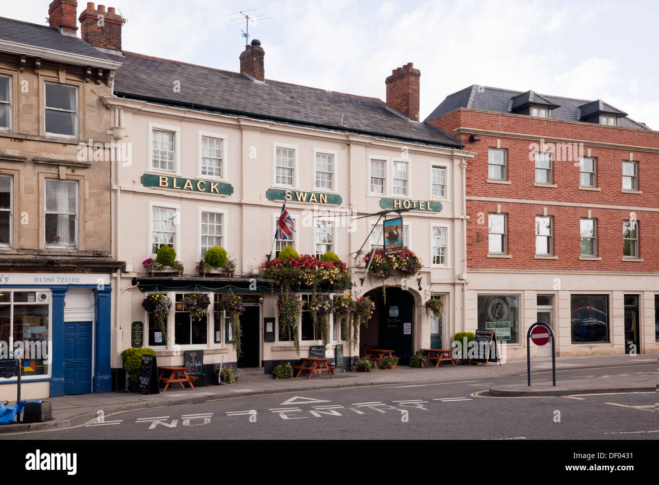 The Black Swan Hotel, Market Place, Devizes, Wiltshire, England, UK Stock Photo