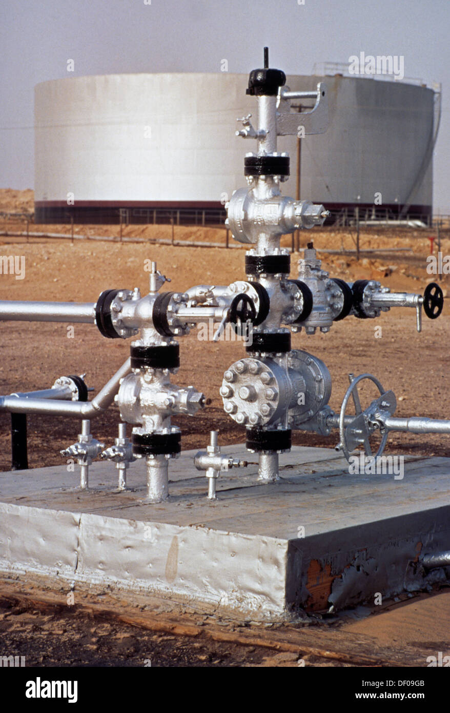 Damman Saudi Arabia No. 7 Oil Well Discovery That Started Oil Business Flanges On Pipes And Hand Wheels Stock Photo