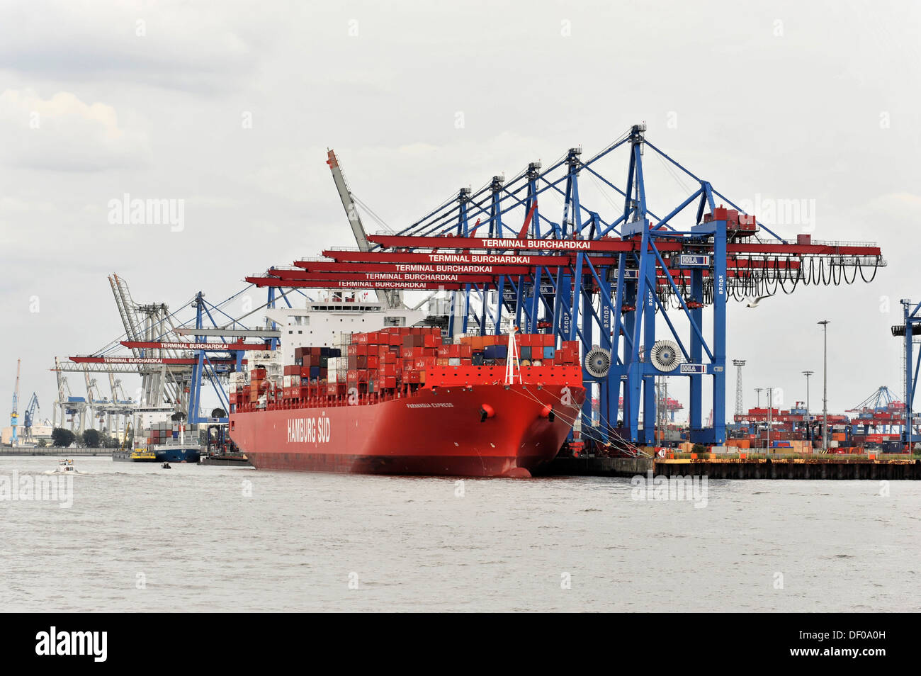 PARANAGUA EXPRESS, ship of the Hamburg Sued shipping company, container ...