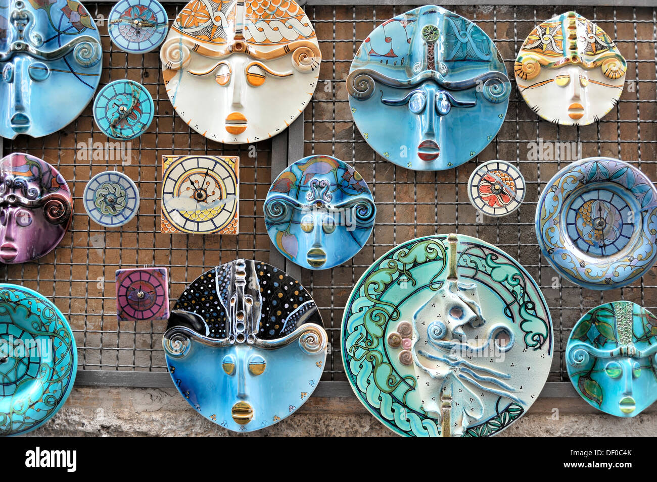 Pottery souvenir plates umbria hires stock photography and images Alamy