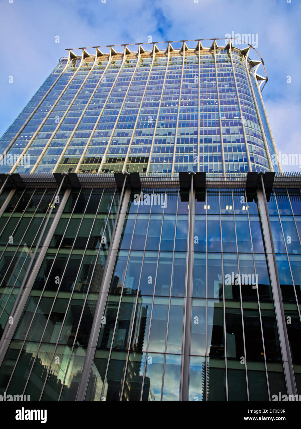 Fifth tallest building in london hi-res stock photography and images ...