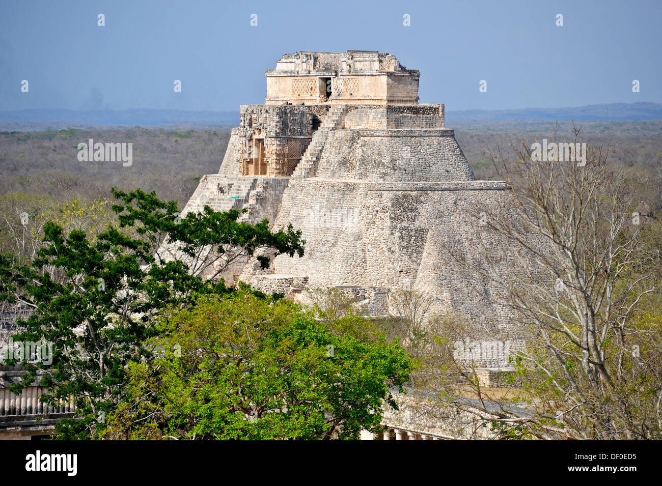mayan-pyramid-of-the-magician-temple-calendar-2012-uxmal-yucatan