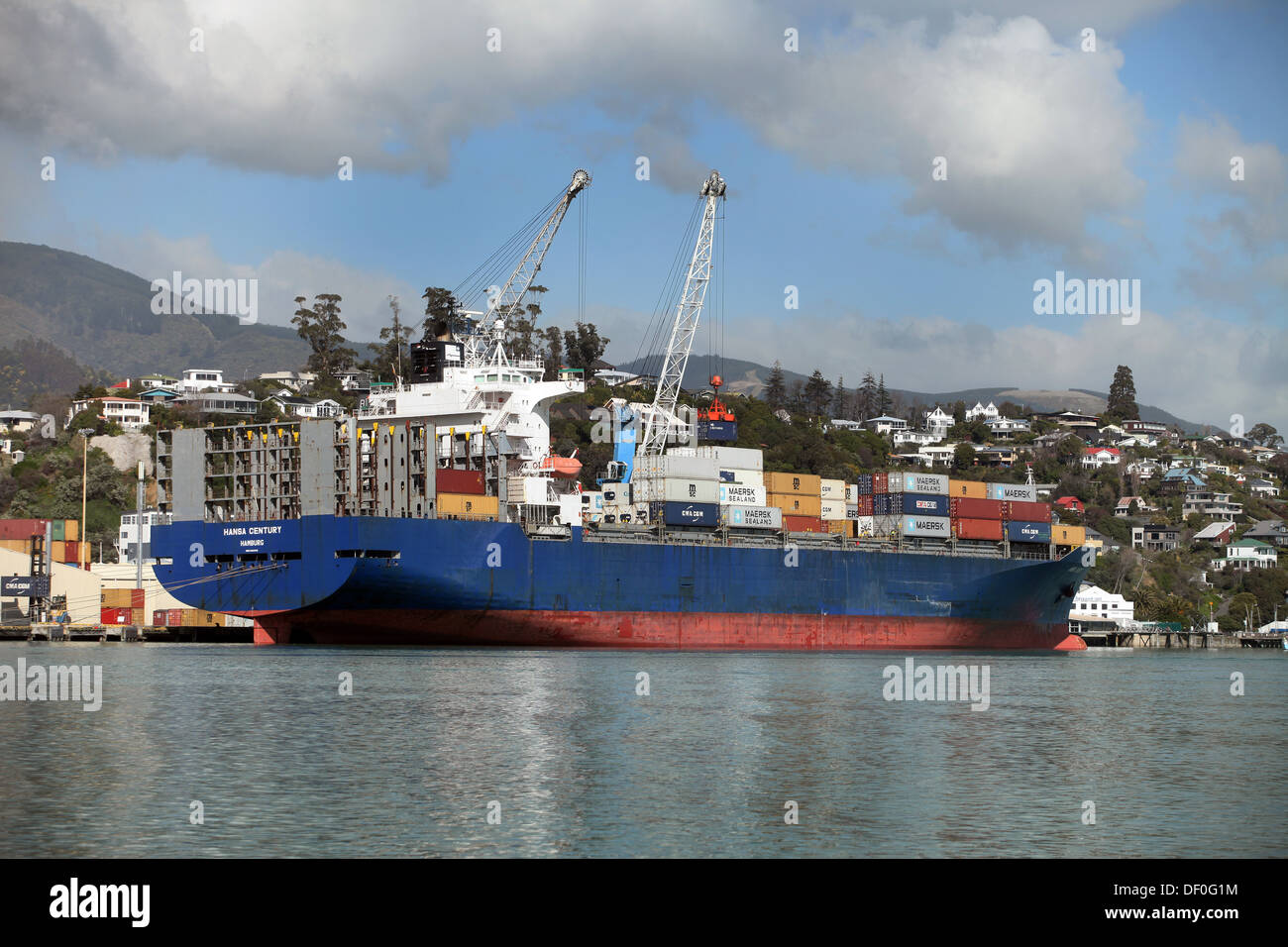 Container ship alongside quay port hi-res stock photography and images -  Alamy