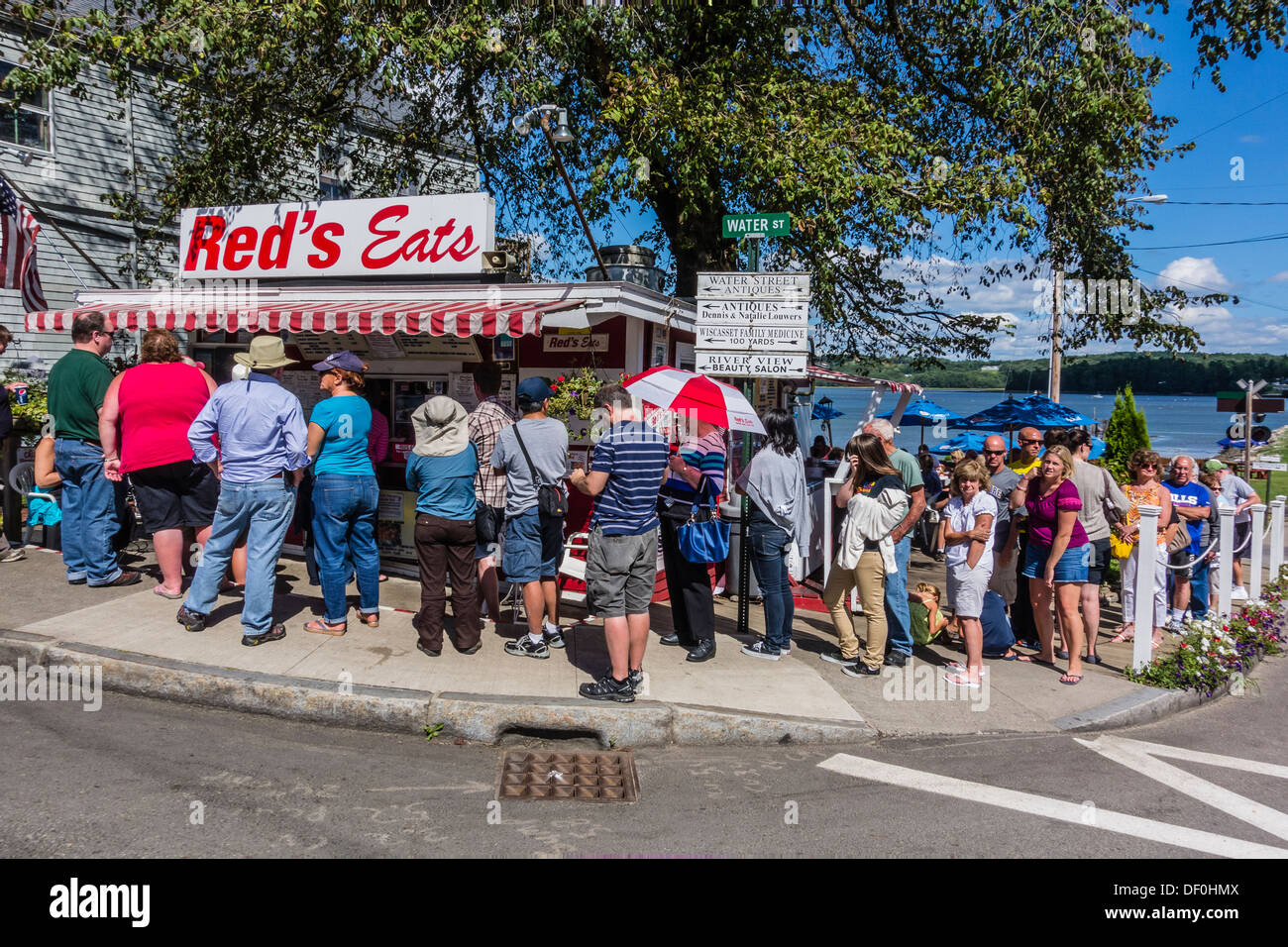 Red's Eats a small roadside restaurant in Wiscasset, Maine renowned for their lobster rolls. Stock Photo