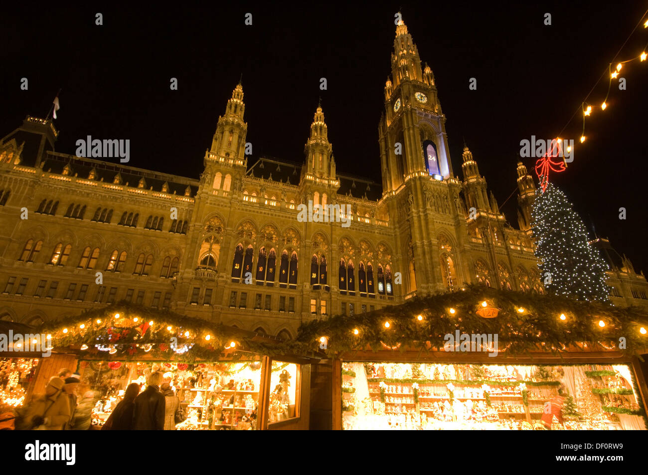 Österreich, Wien, Weihnachtsmarkt am Rathaus Stock Photo, Royalty Free