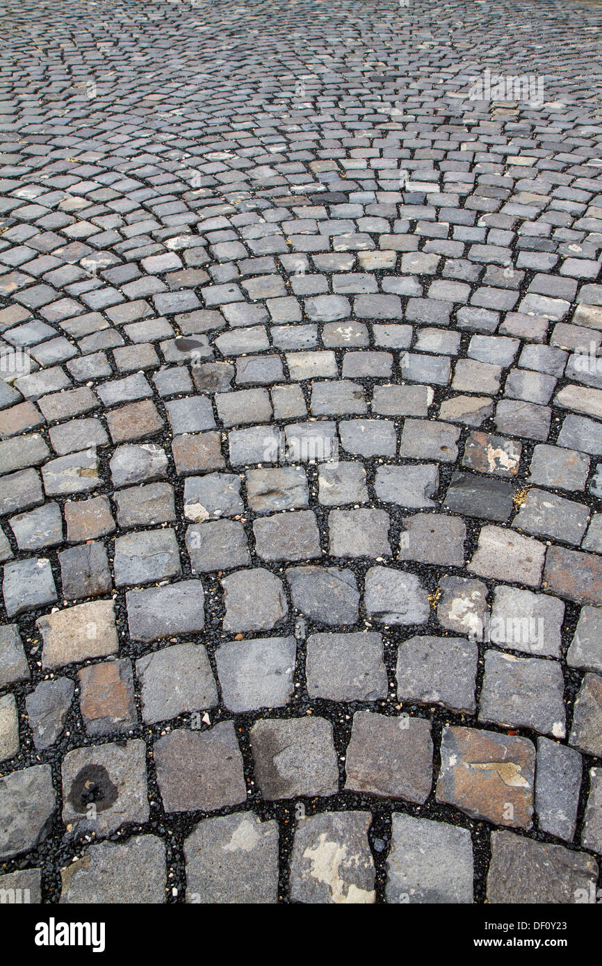 Cobble stone road pattern from hi-res stock photography and images - Alamy