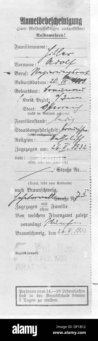 Registration confirmation of Adolf Hitler in Braunschweig, Germany, with the address Hohetorwall 7 of the local NSDAP politician Ernst Emil Zörner, where he was registered as subtenant but never lived. Fotoarchiv für Zeitgeschichte Stock Photo