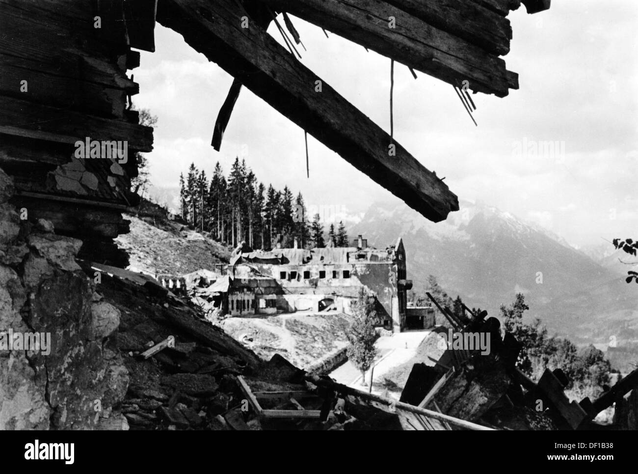 View of the destroyed Berghof, the country house of Adolf Hitler and for a limited period Führer headquarters, on the Obersalzberg near Berchtesgarden, Germany. Date unknown (after 1945). Fotoarchiv für Zeitgeschichte Stock Photo
