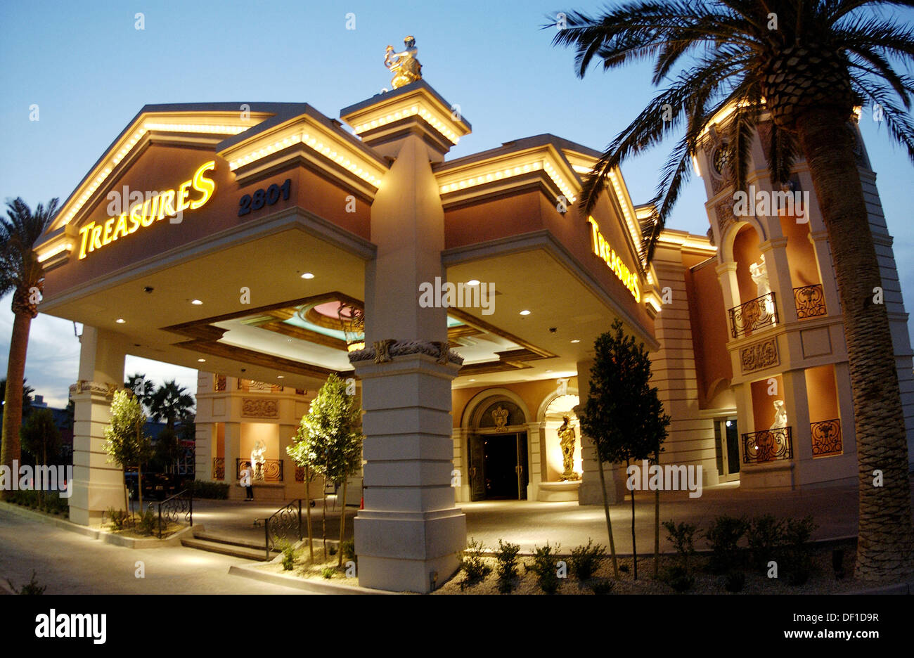 Treasures gentlemen´s club. Las Vegas. Nevada, USA Stock Photo - Alamy