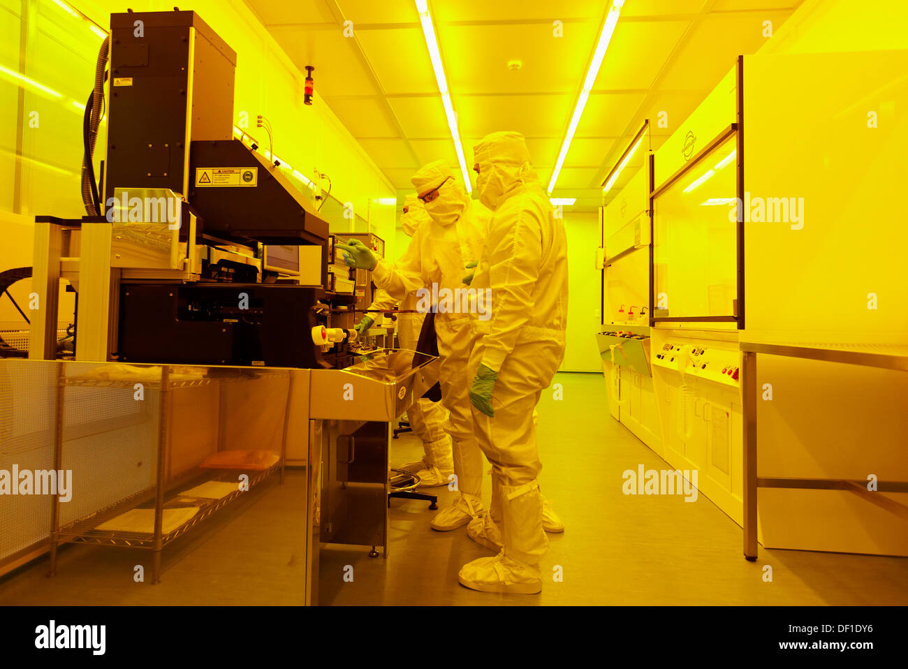 UV exposure, mask aligner, Photolithography Room, clean room, photolithography, CIC nanoGUNE Nanoscience Cooperative Research Stock Photo
