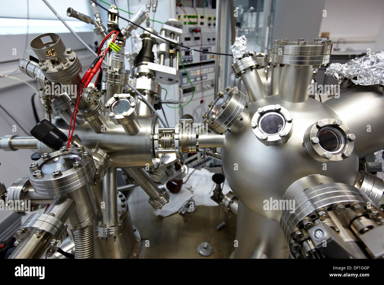 Scanning tunneling microscope (STM) in ultra-high vacuum (UHV), Nanophysics  laboratory, Materials Physics Center is a joint Stock Photo - Alamy