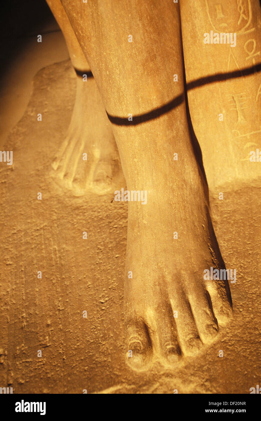 Feet of statue. Karnak temple, Luxor. Egypt Stock Photo Alamy