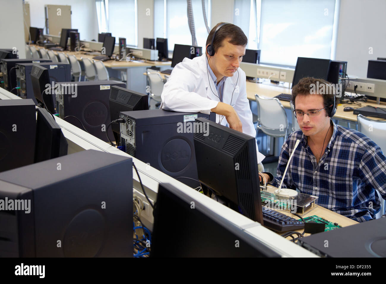 Teacher and student, Laboratory digital signal processing, Computer