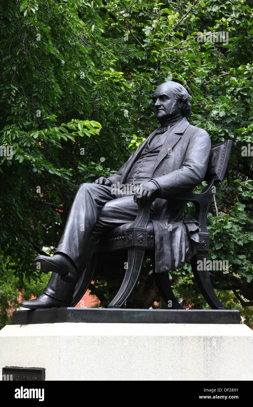 Statue of George Peabody outside Peabody Institute, East Mount Vernon Place, Baltimore, Maryland, USA Stock Photo