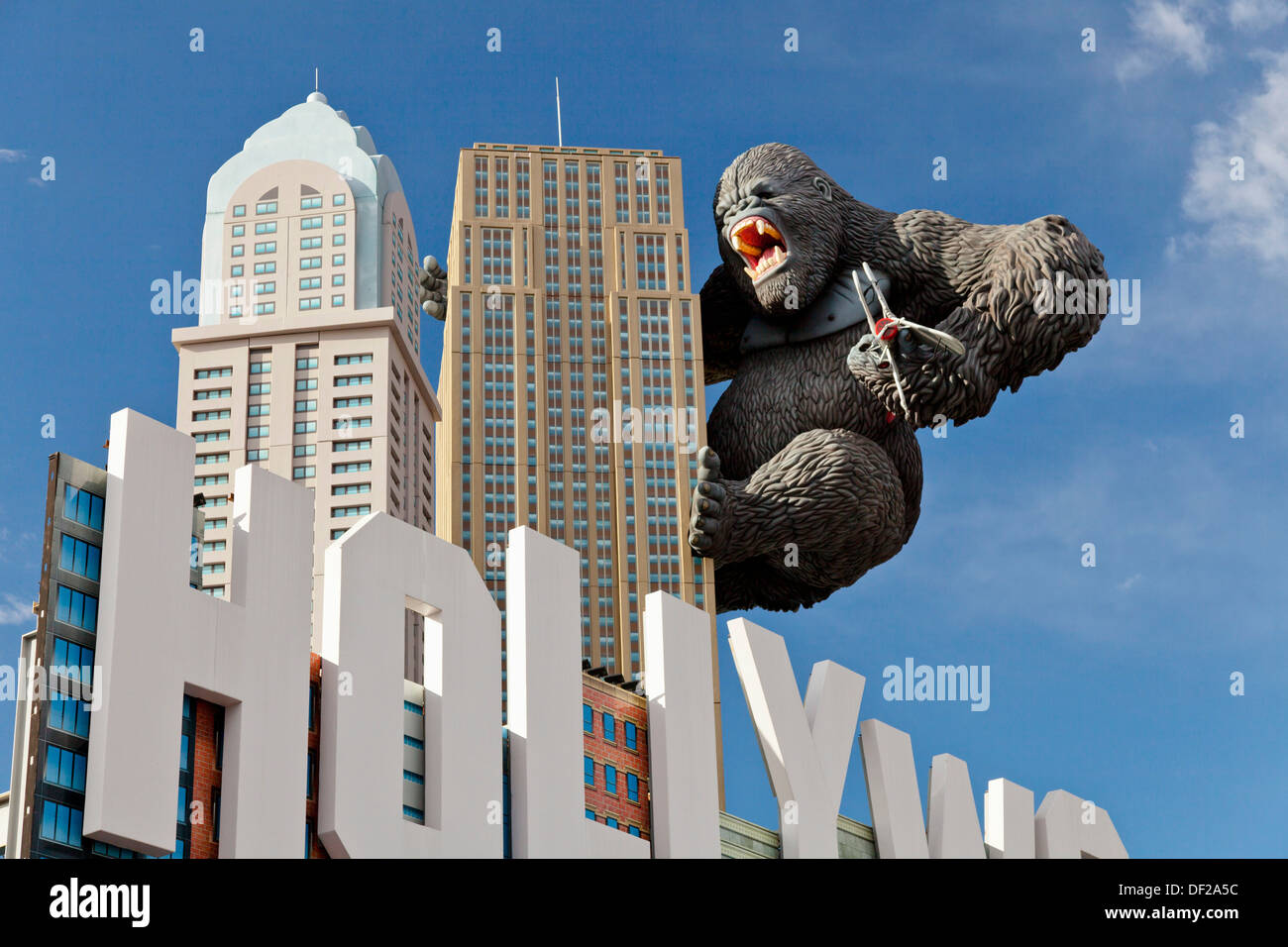 The exterior of the Hollywood Wax Museum with King Kong in Branson