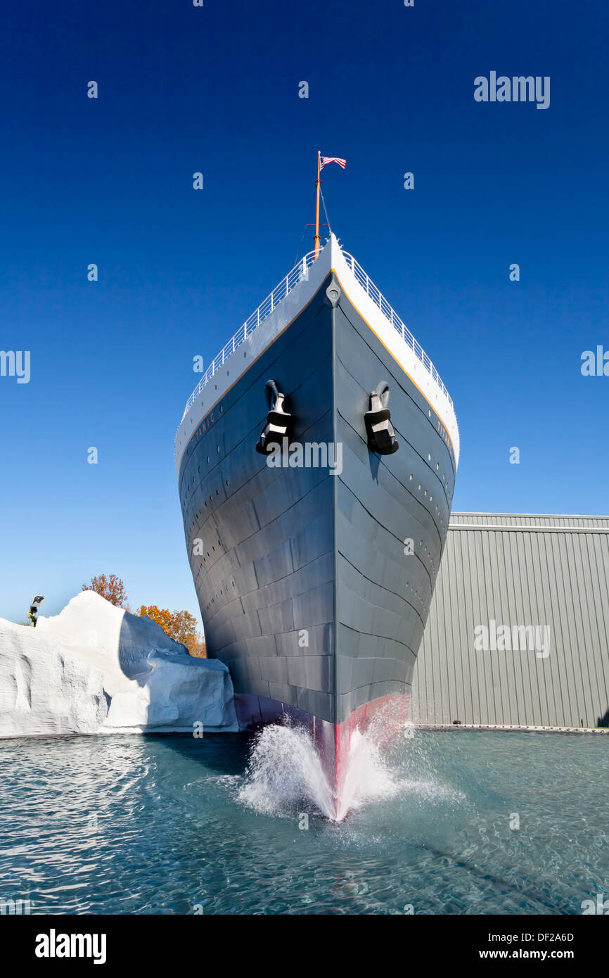 Theater Ship Hi Res Stock Photography And Images Alamy