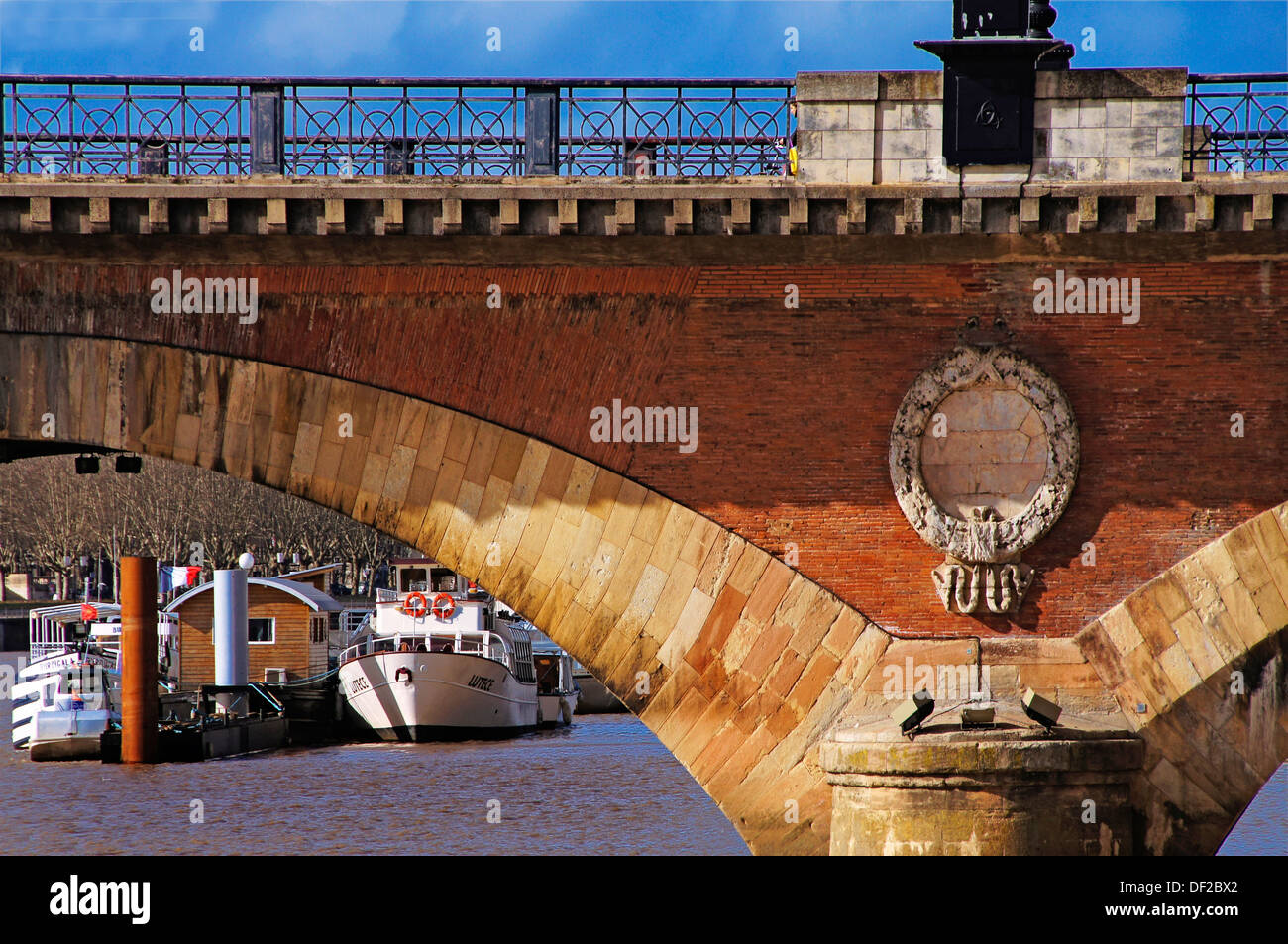 France, Aquitaine, Gironde,  ´Pont de pierre´ bridge, on the Garonne river, at Bordeaux. Stock Photo