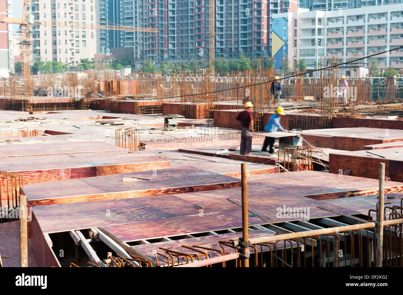 building under construction with workers Stock Photo Alamy