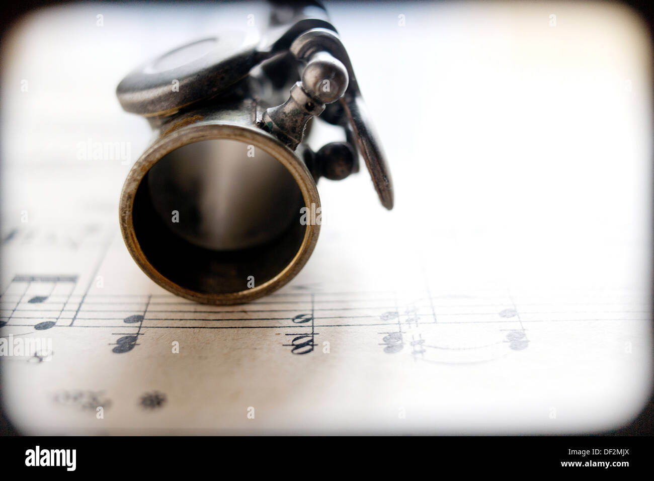 Musica, instrumento musical, flauta travesera, partitura de musica