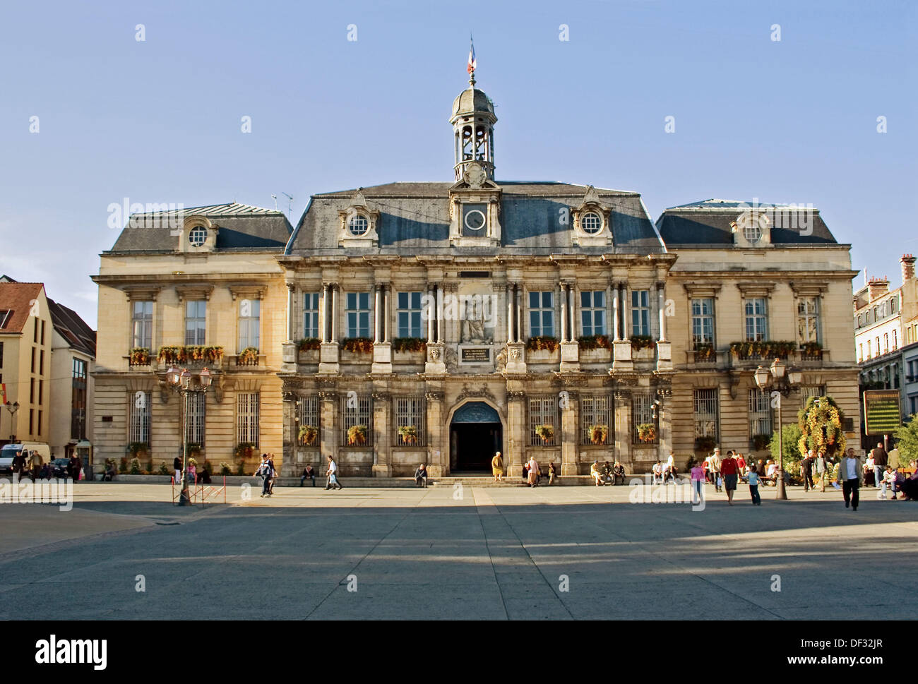 Walking france champagne hi-res stock photography and images - Alamy