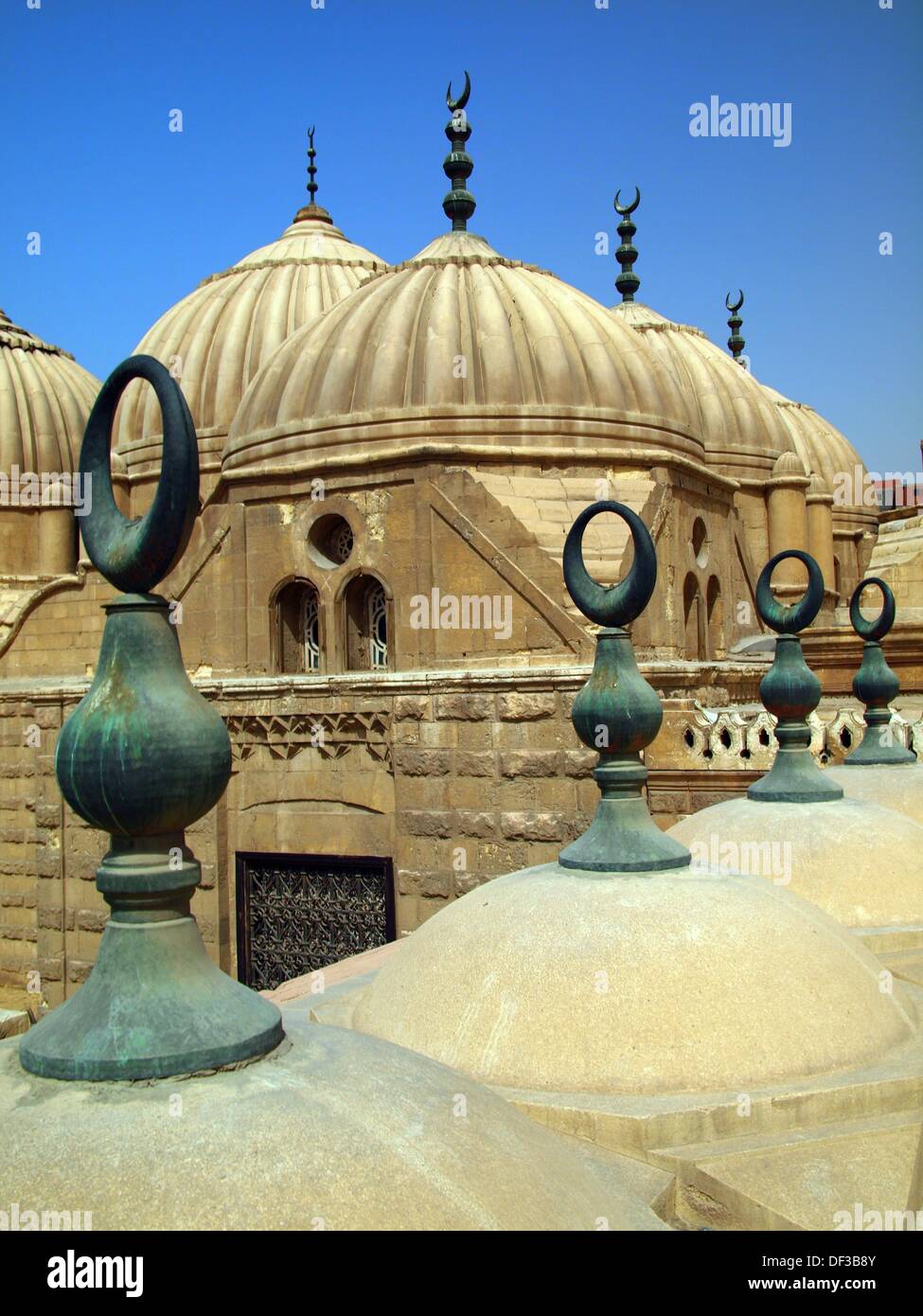 Sultan ali mausoleum hires stock photography and images Alamy