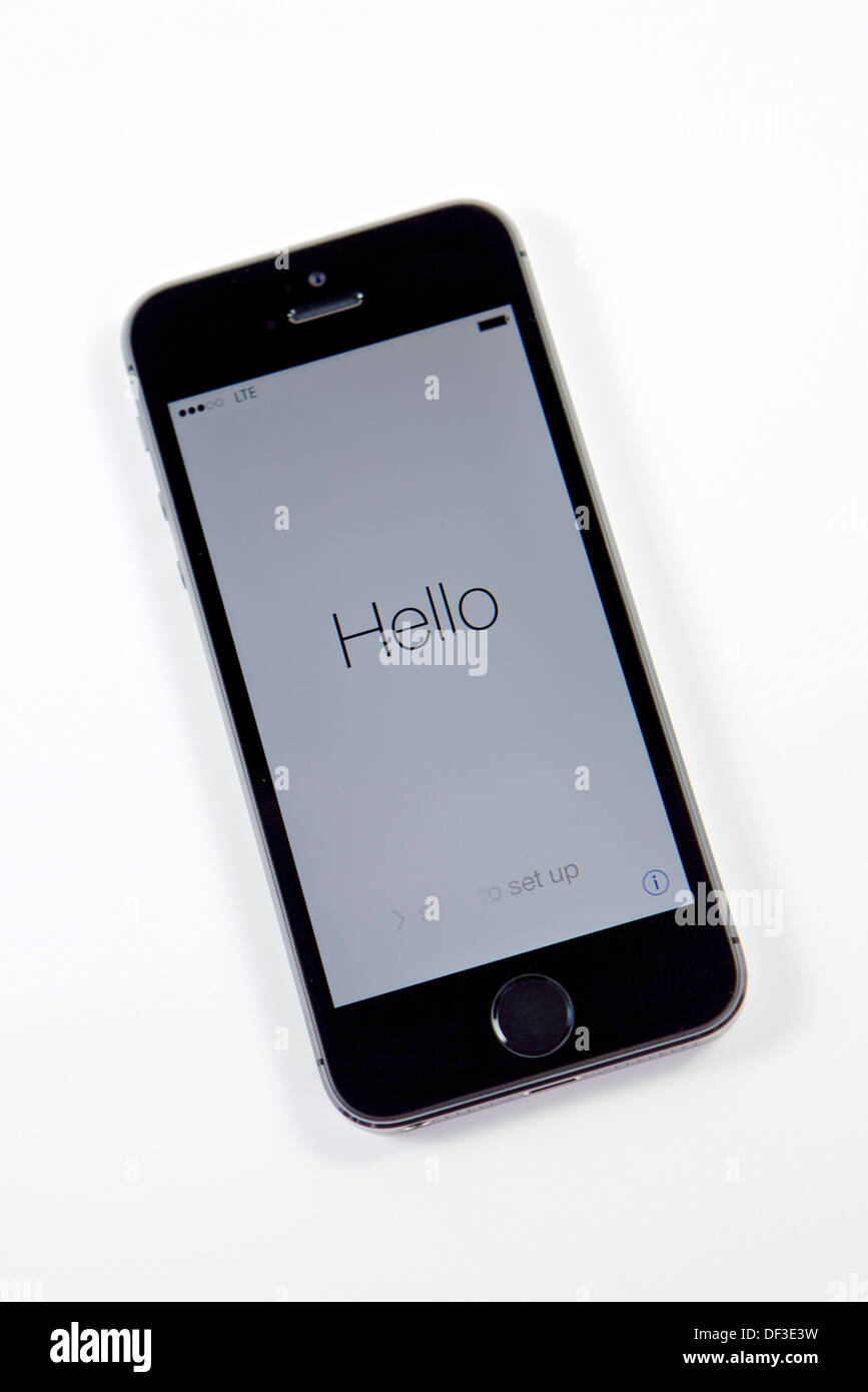 indruk breedte Konijn Apple iPhone 5s with Hello welcome screen displayed Stock Photo - Alamy