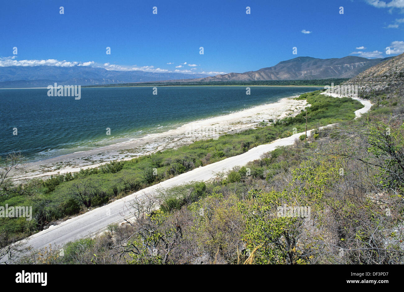 lago enriquillo