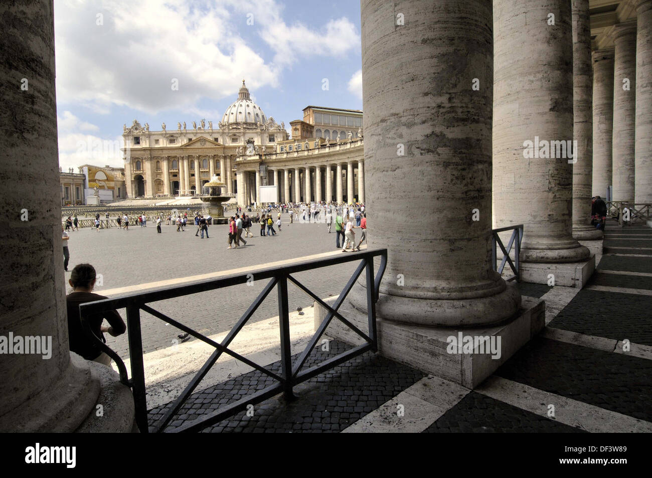St. Peter´s square, Bernini´s colonnade and St. Peter´s Basilica