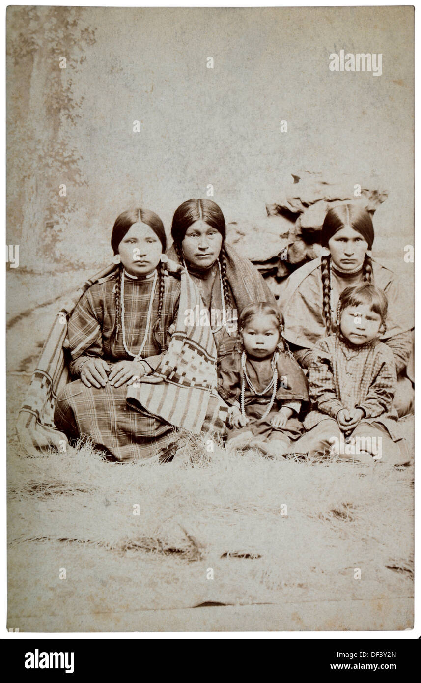 Group of Takelma Native-American Women and Children, Oregon, Circa 1880 Stock Photo
