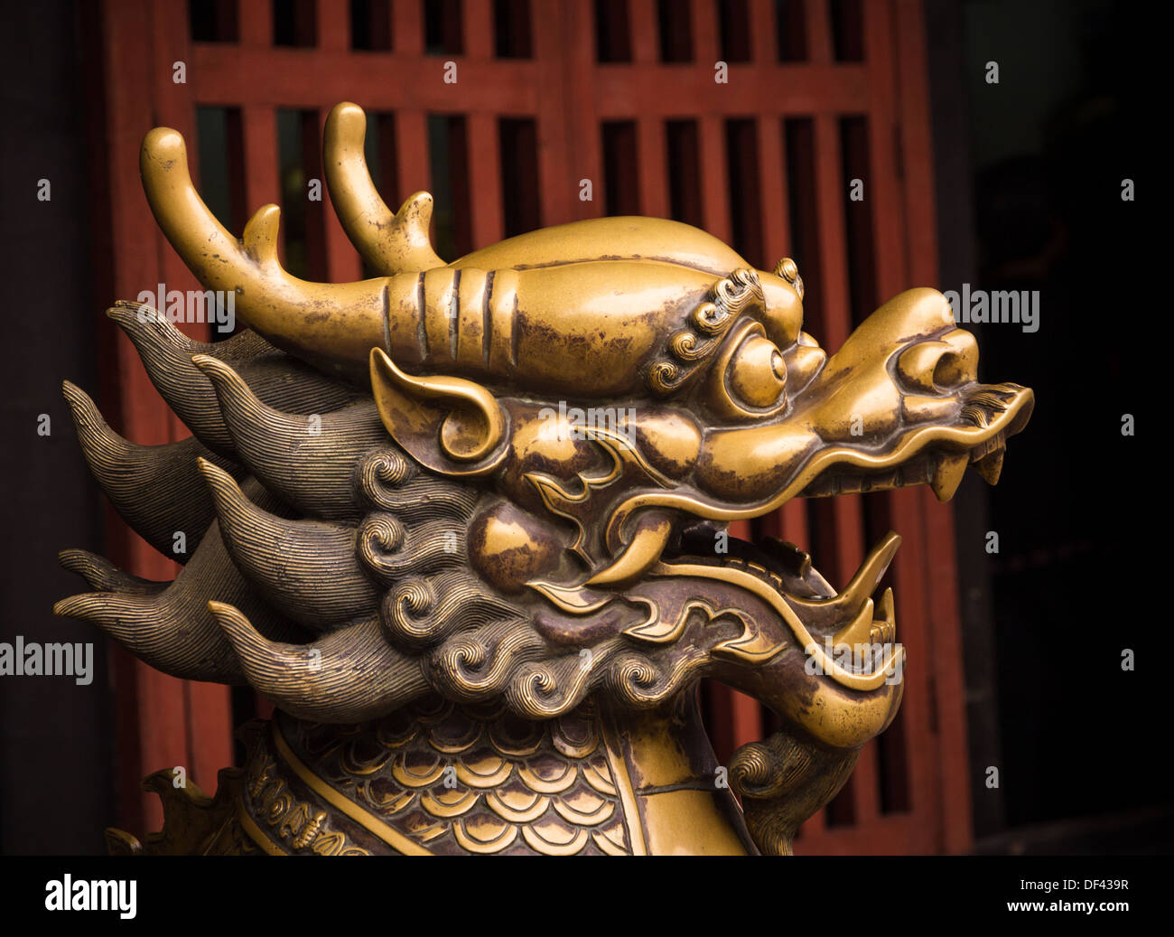 Chinese dragon in bronze, Wenshu Monastery, Chengdu, China Stock Photo