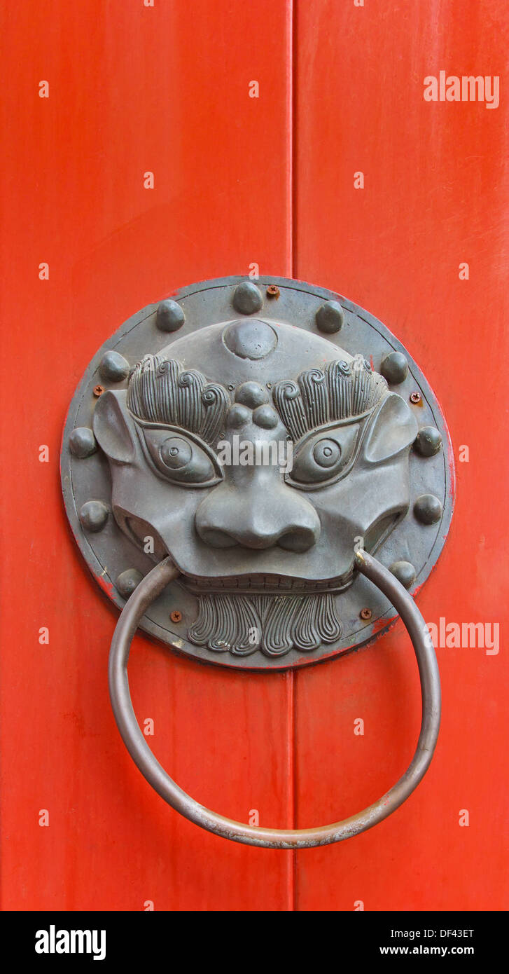 Chinese Dragon Door Hi-res Stock Photography And Images - Alamy