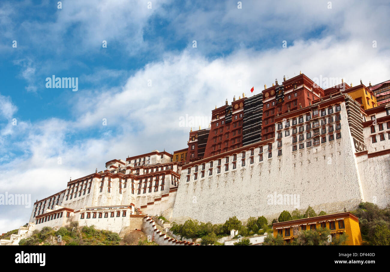 The Potala palace in the morning sun, Lhasa, Tibet Stock Photo