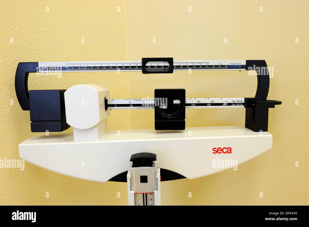 Weight measuring scale Stock Photo Alamy
