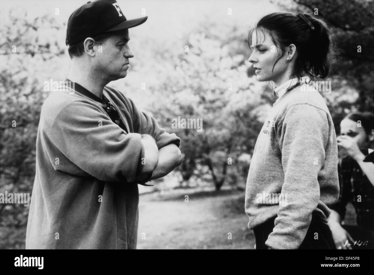 Director Jonathan Demme Directing Jodie Foster on-set of the Film, 'The Silence of the Lambs', Strong Heart/Demme Production, Orion Pictures, 1991 Stock Photo