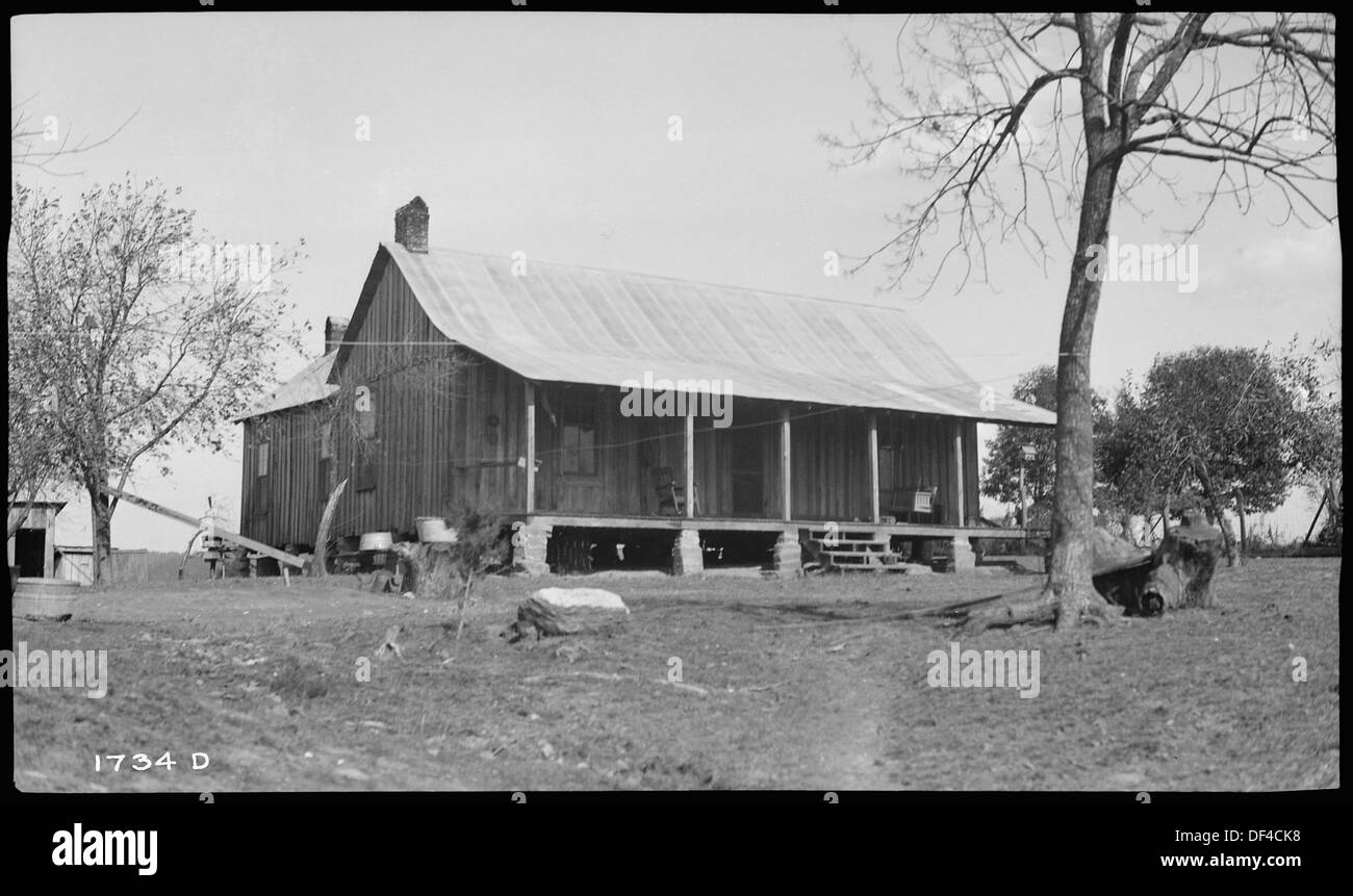 Hand, W.R., farm house on the Duck River 280190 Stock Photo Alamy