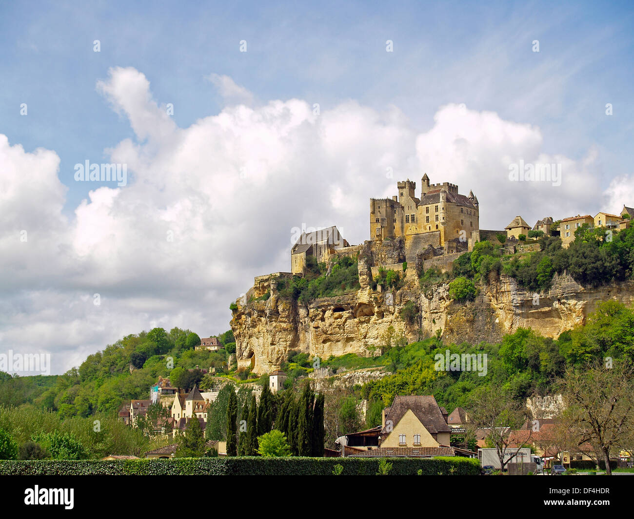 Chateau de Beynac on the Dordogne River,France Stock Photo - Alamy