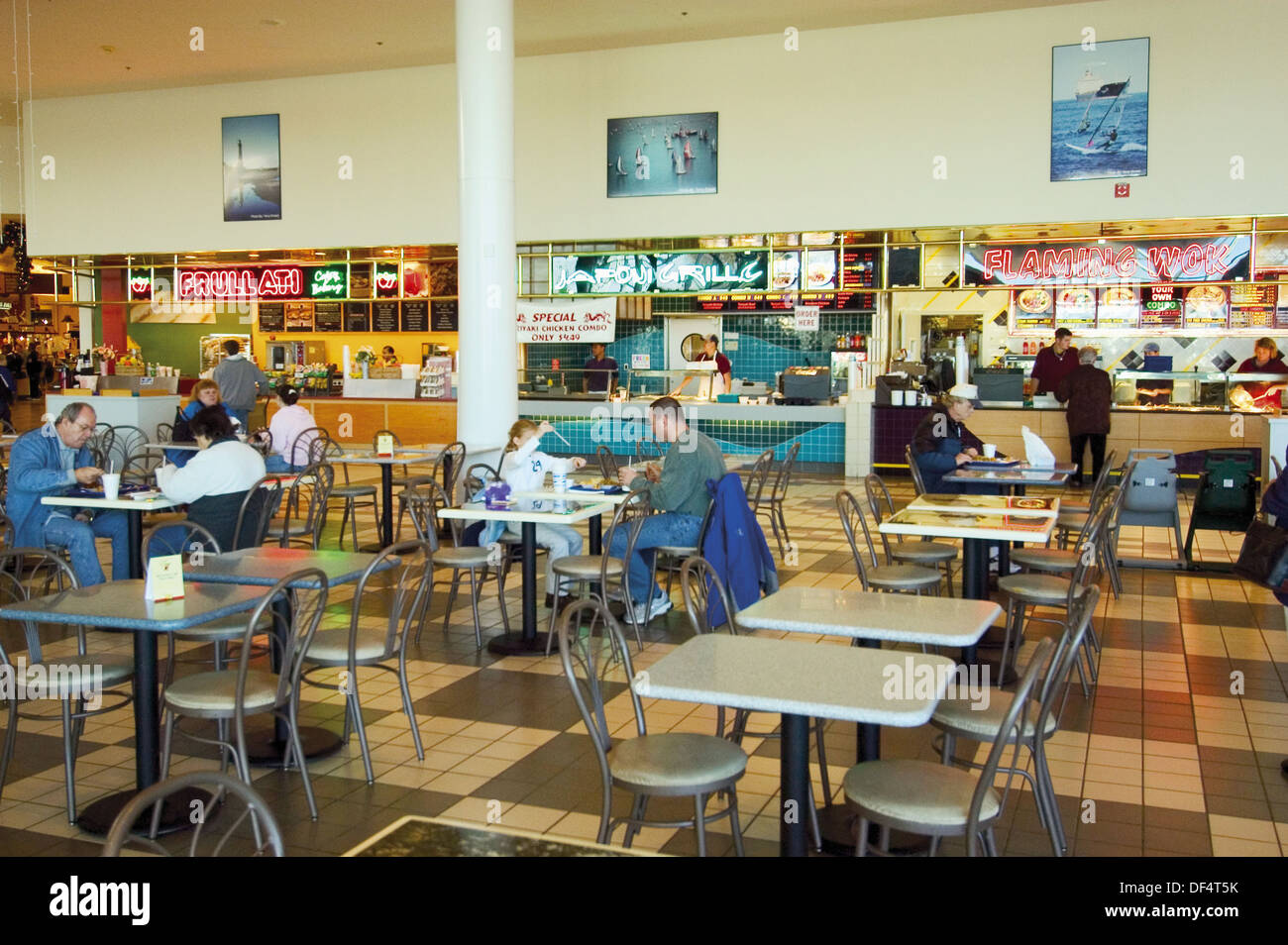 Eating area in shopping mall Stock Photo Alamy