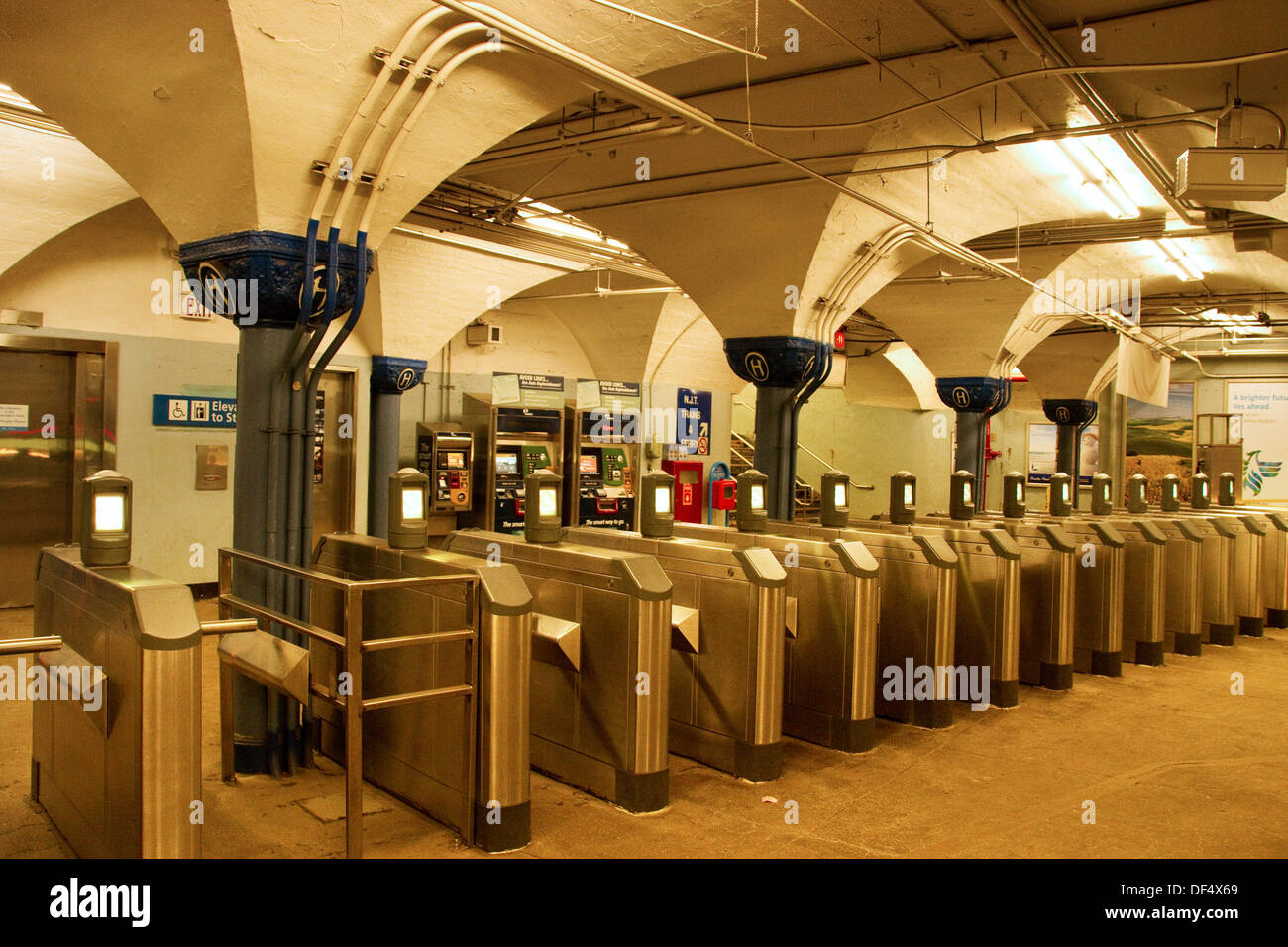 EEUU. New Jersey, Hoboken, Path (Port Authority TransHudson) terminal