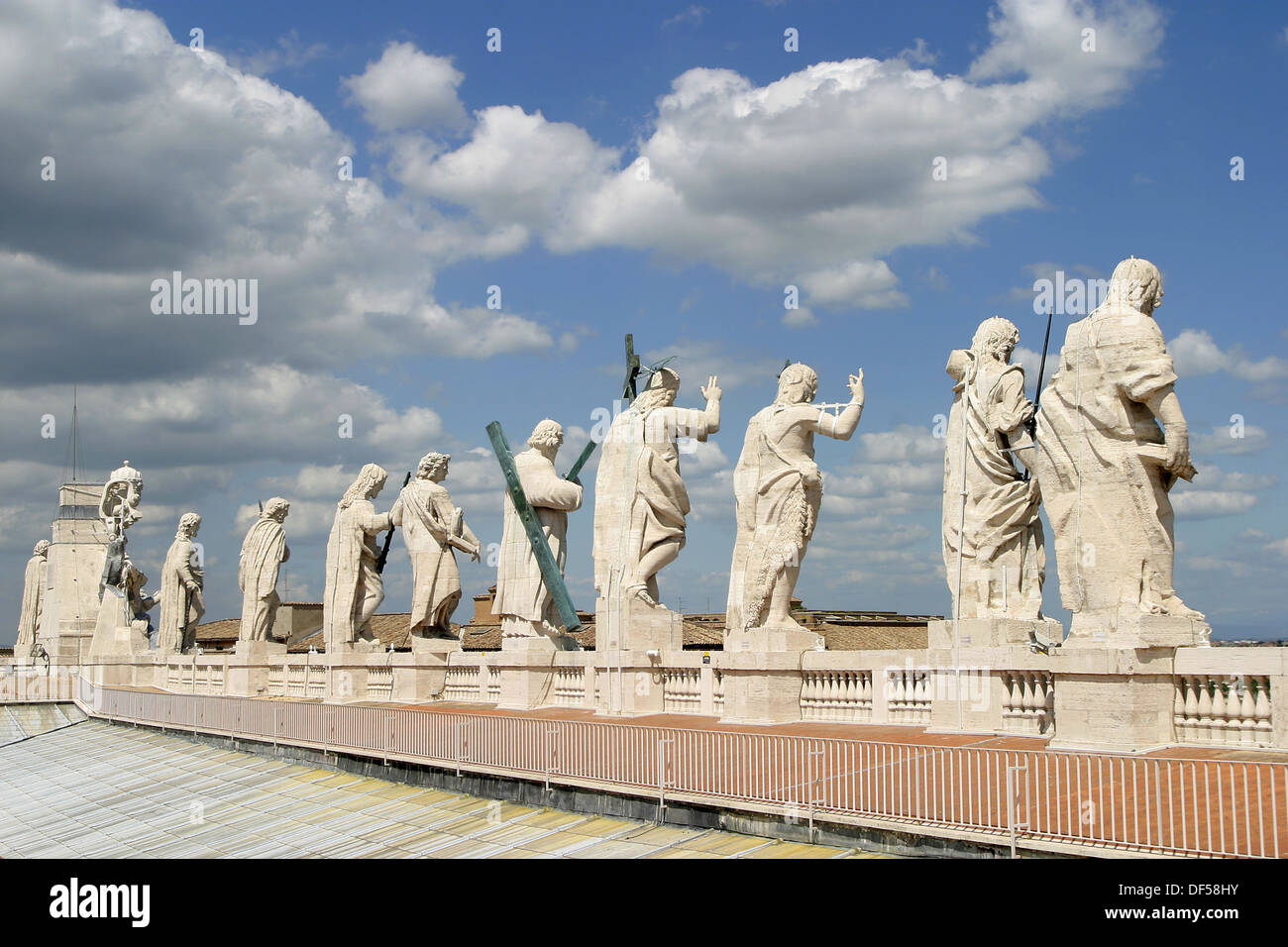 Statues of Jesus and the apostles. St. Peter´s Basilica. Vatican City
