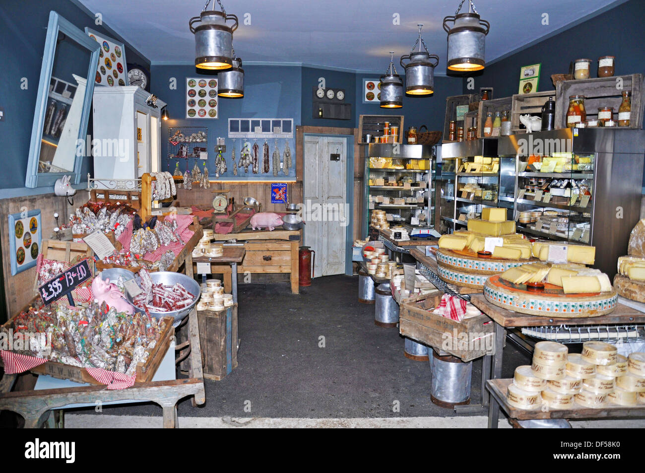 Meat and cheese shop in Borough Market (London’s renowned food market