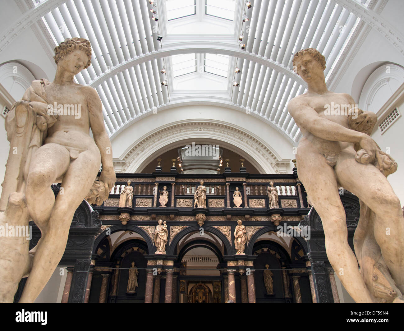 The Victoria and Albert Museum, London - statues of Zephyr and Apollo by Pietro Francavilla 1 Stock Photo