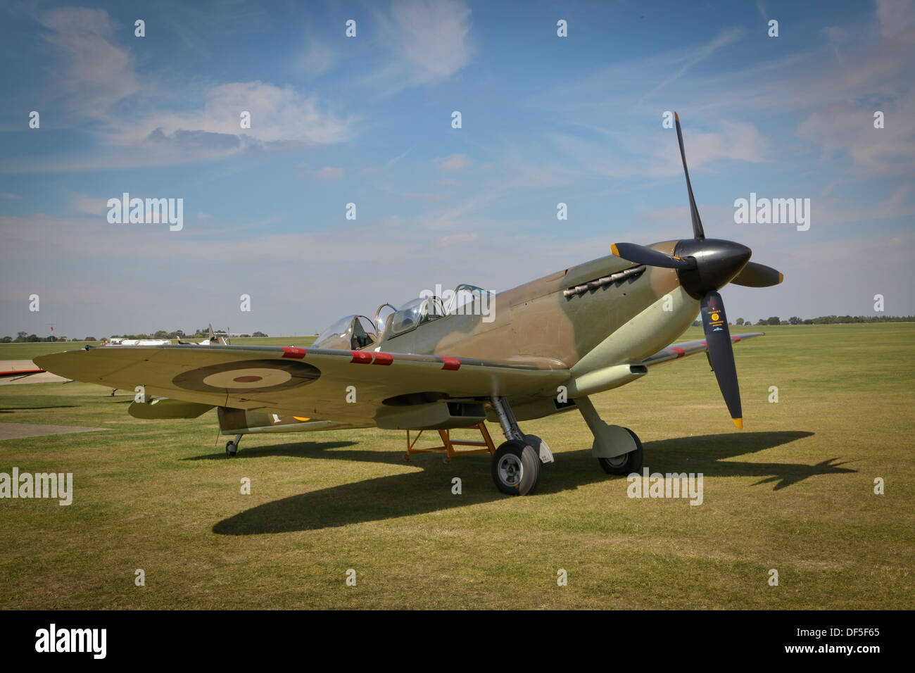 Twin seat aircraft High Resolution Stock Photography and Images - Alamy