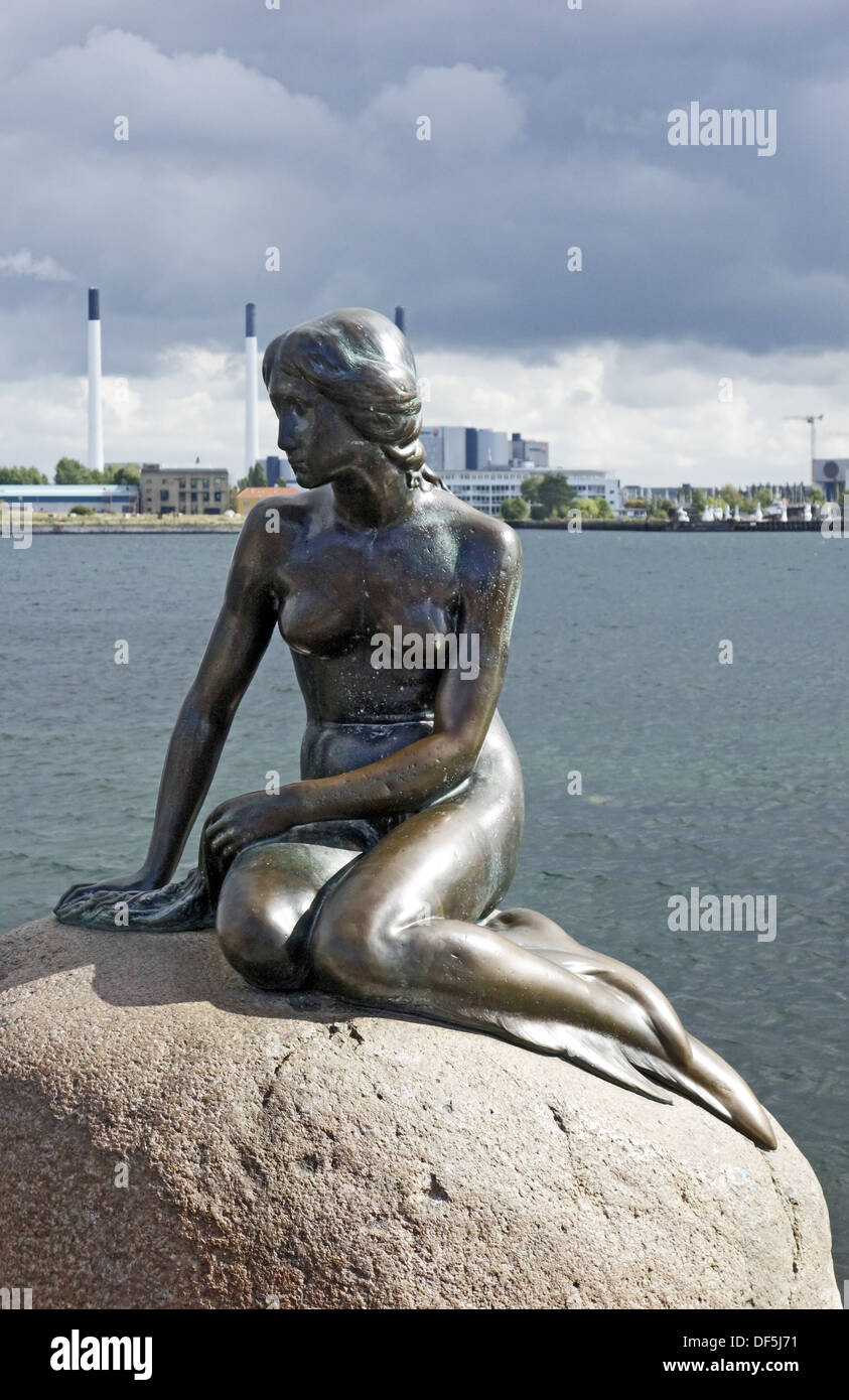 Den Lille Havfrue (The Little Mermaid) at Langelinie in Copenhagen Denmark Stock Photo