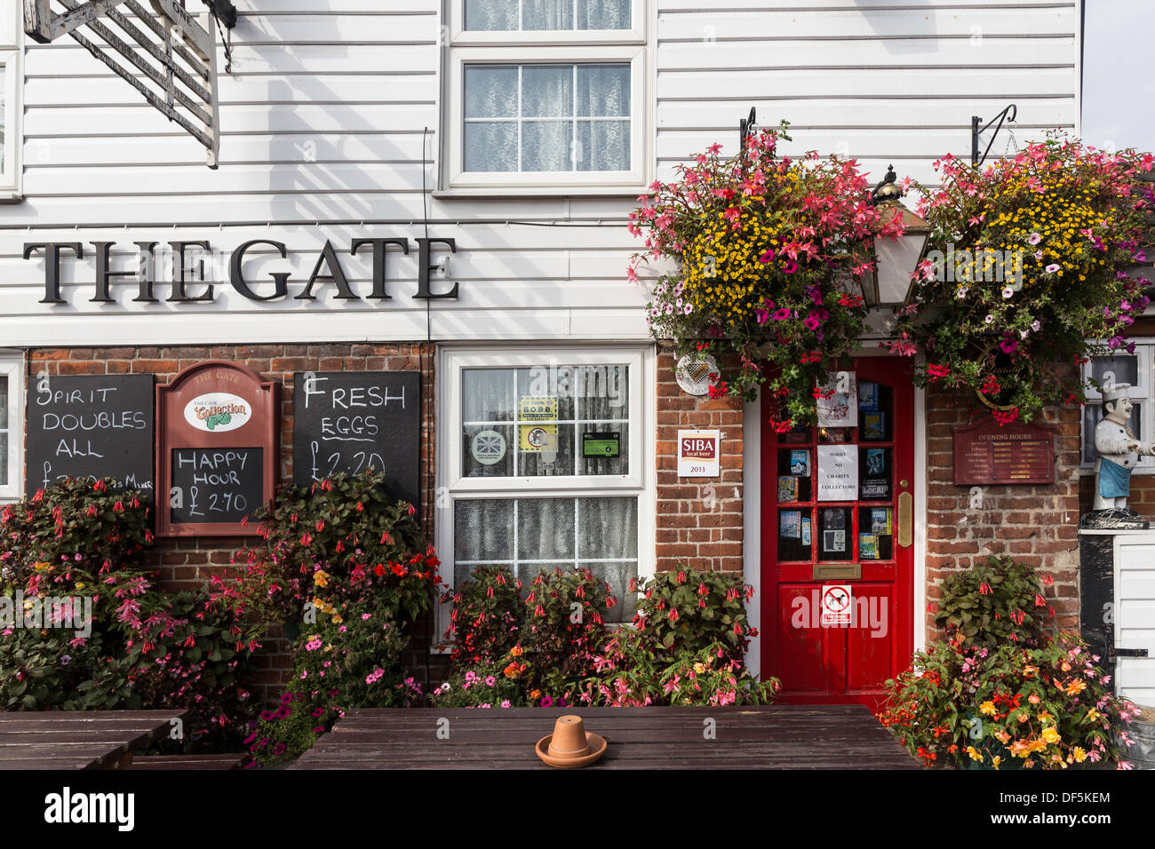 the gate ph sawbridgeworth herts england Stock Photo Alamy