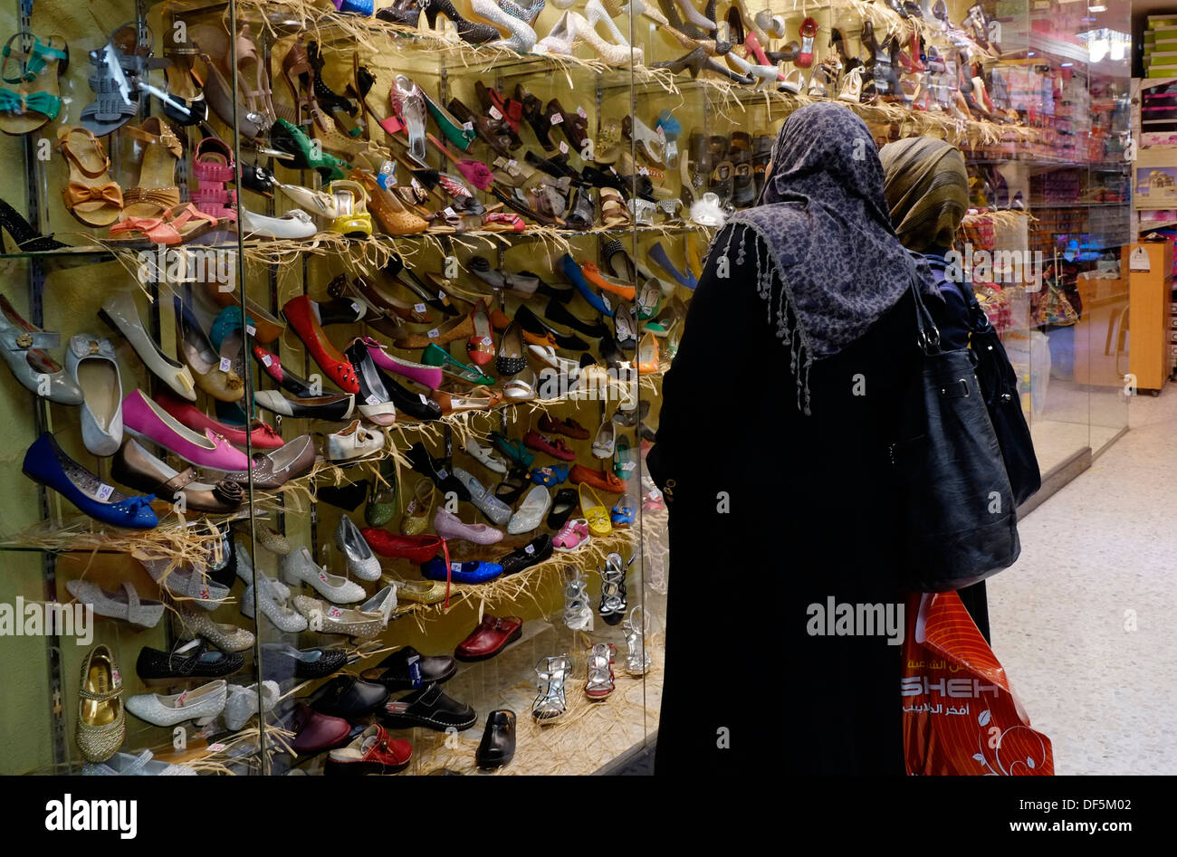 shoe shops in khan market