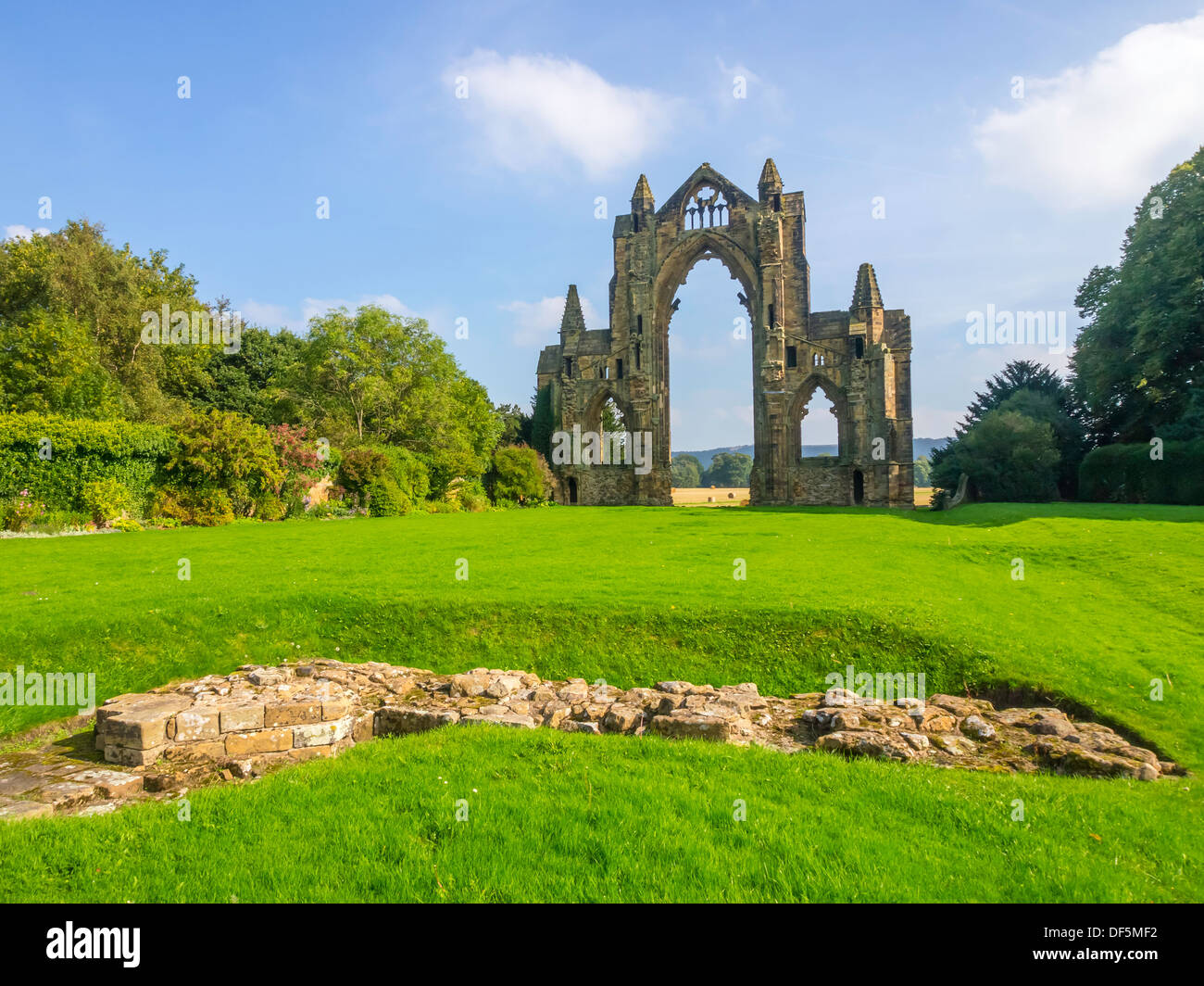 The ruins of the east end of a 14th century Augustinian priory founded by the Bruce family, afterwards Kings of Scotland. Stock Photo
