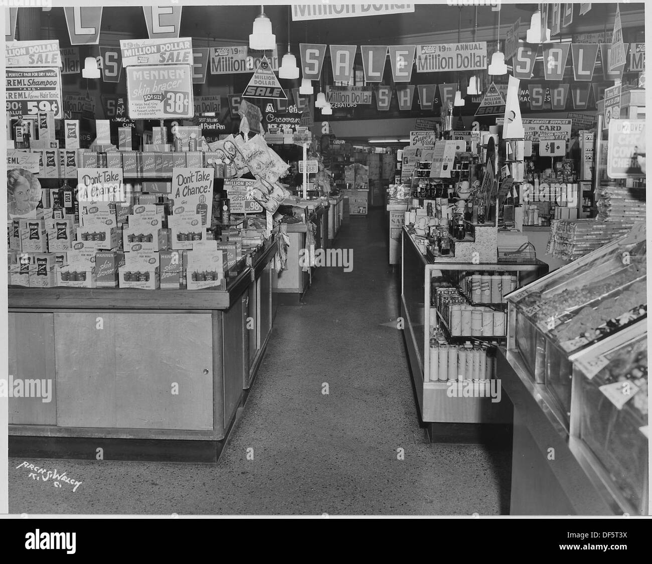 Interior of Katz drug store. Kansas City, Mo 283621 Stock Photo - Alamy