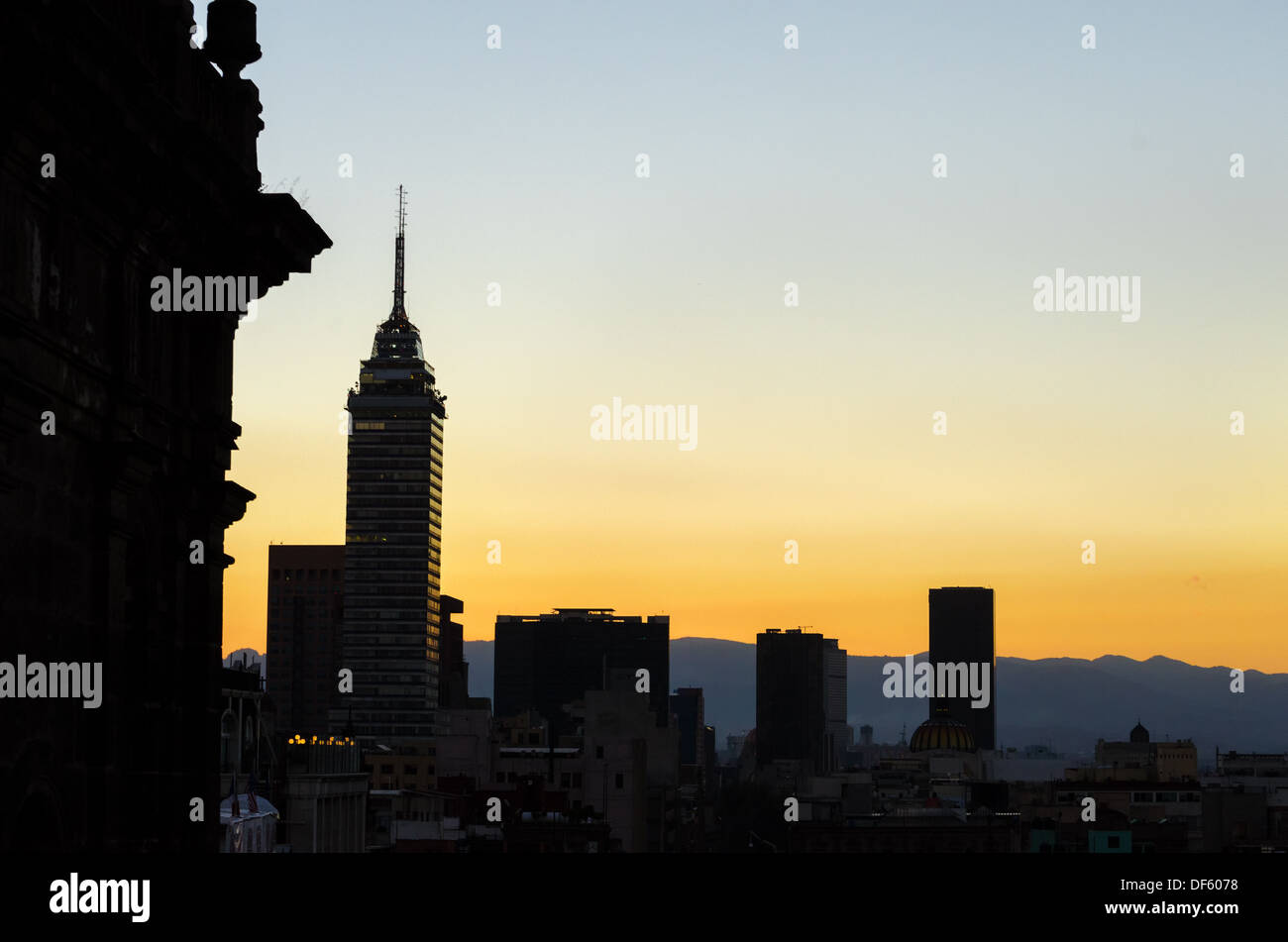 Silhouette skyline of Mexico City at dusk Stock Photo