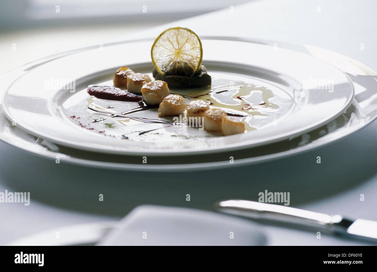 Queen scallops with aubergine caviar. Thornton´s restaurant. Dublin