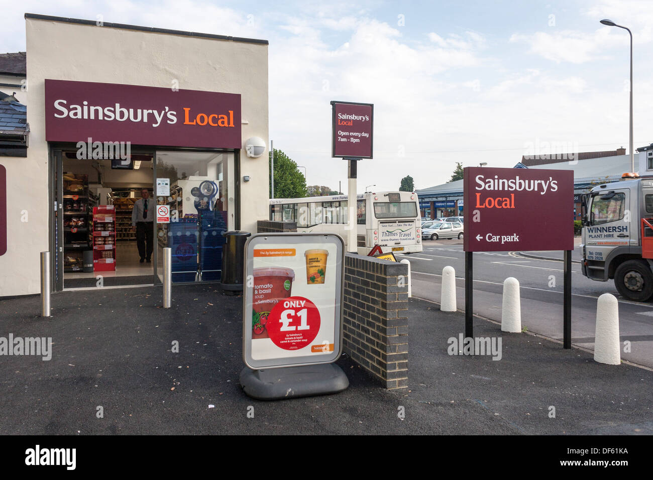 Local convenience store hi res stock photography and images Page